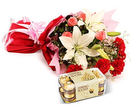 Karışık buket ve kutu çikolata  Gaziantep hediye sevgilime hediye çiçek 