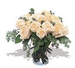 11 adet beyaz gül vazoda  Gaziantep online çiçek gönderme sipariş 