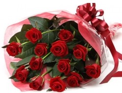  Gaziantep çiçek satışı  10 adet kipkirmizi güllerden buket tanzimi